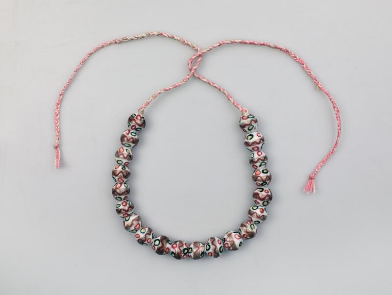 https://gallery.sucho.org/files/original/venetian-glass-necklace.jpg